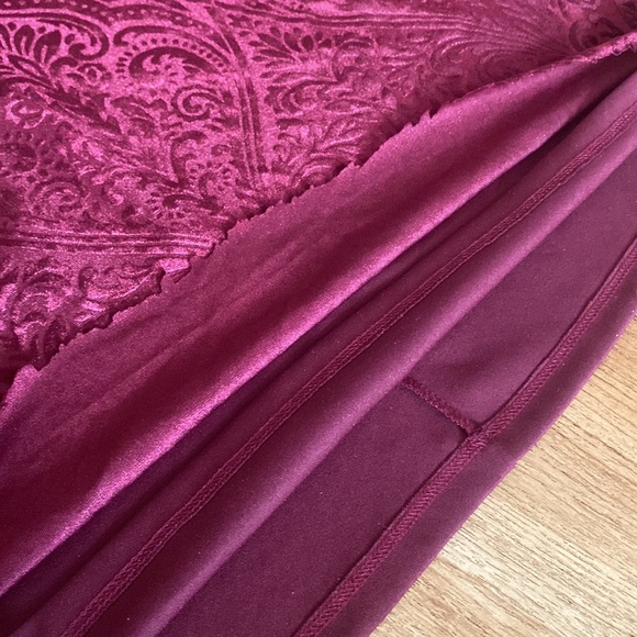 Velvet Bell Sleeve Wine/Deep burgundy short/knee length Dress Holiday Size 10 - Picture 12 of 14